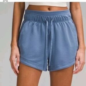 Lululemon Athletic Shorts Inner Glow High Rise 3"